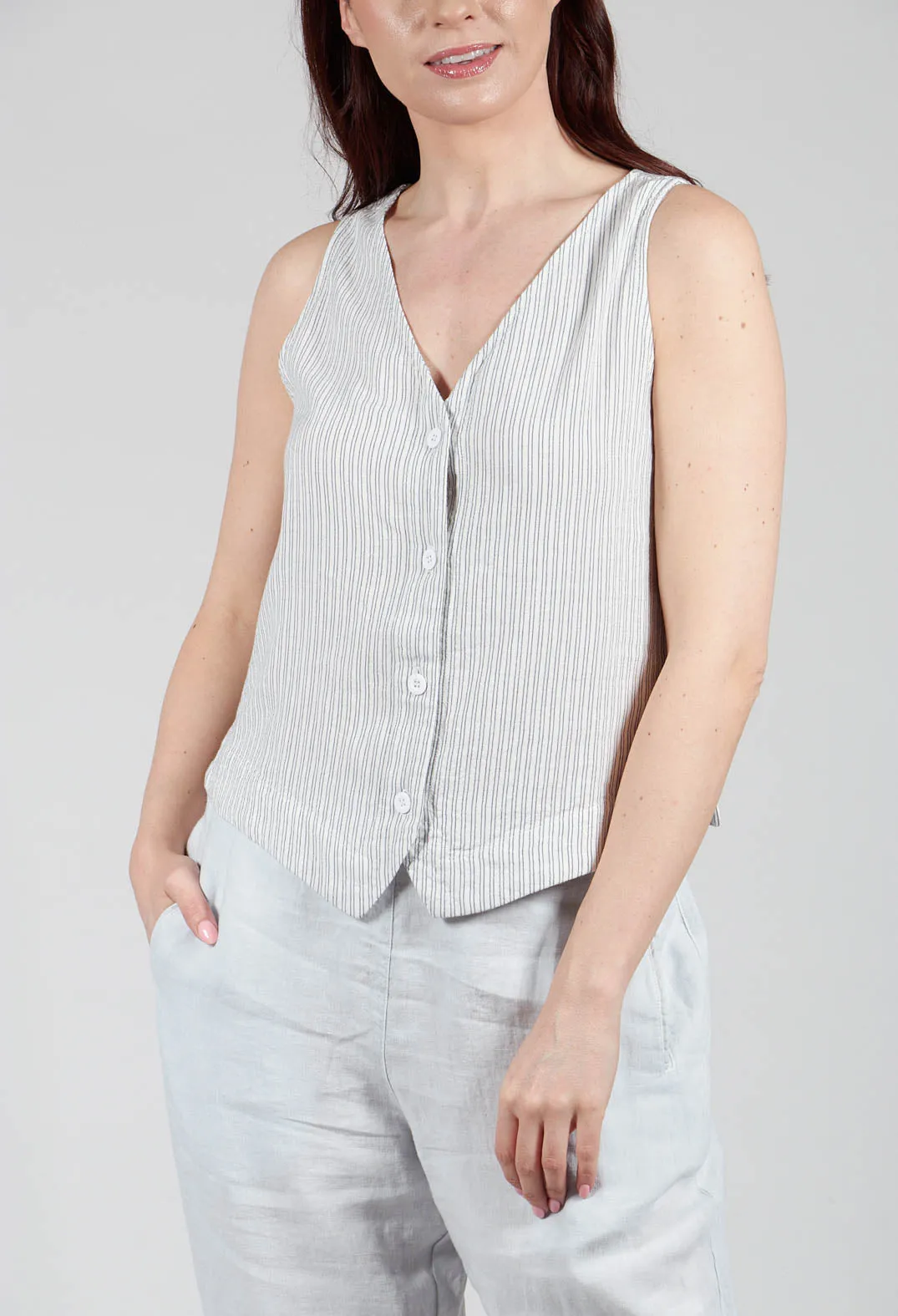 Yune Vest in Undyed Stripe